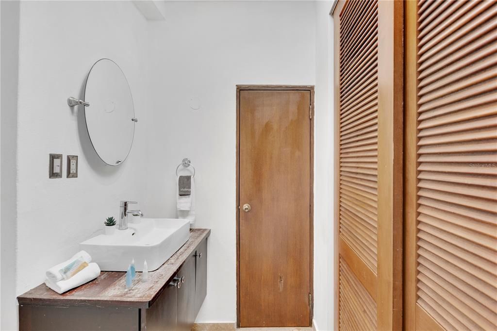 En Venta: $475,000 (1 camas, 1 baños, 877 Pies cuadrados)