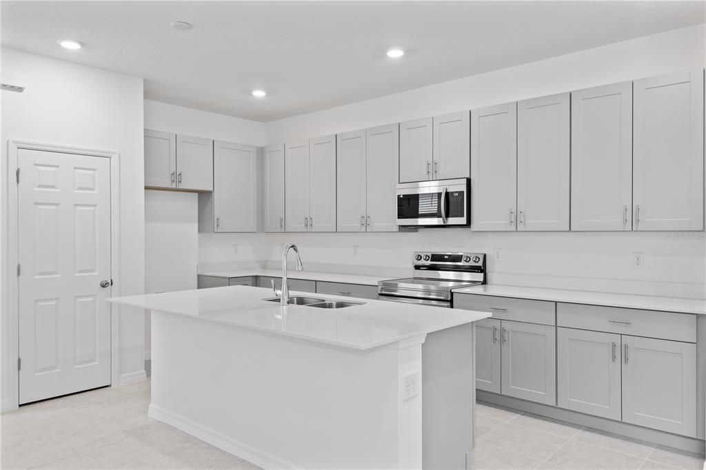 Active With Contract: $295,990 (4 beds, 2 baths, 1647 Square Feet)