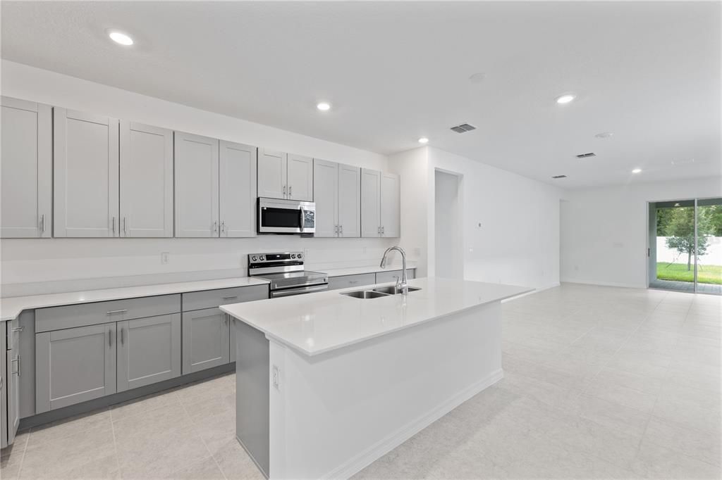 Active With Contract: $295,990 (4 beds, 2 baths, 1647 Square Feet)