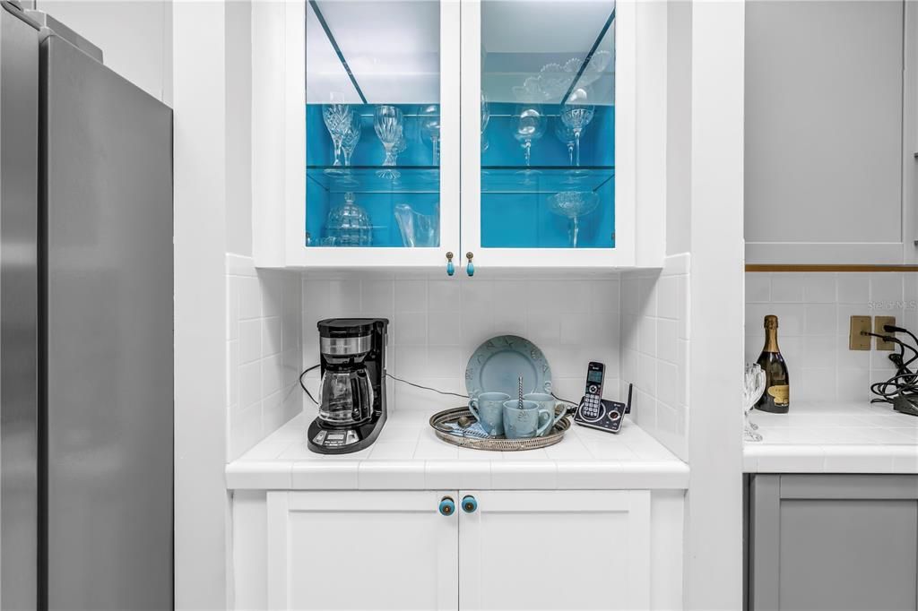 For Sale: $689,000 (3 beds, 2 baths, 1940 Square Feet)