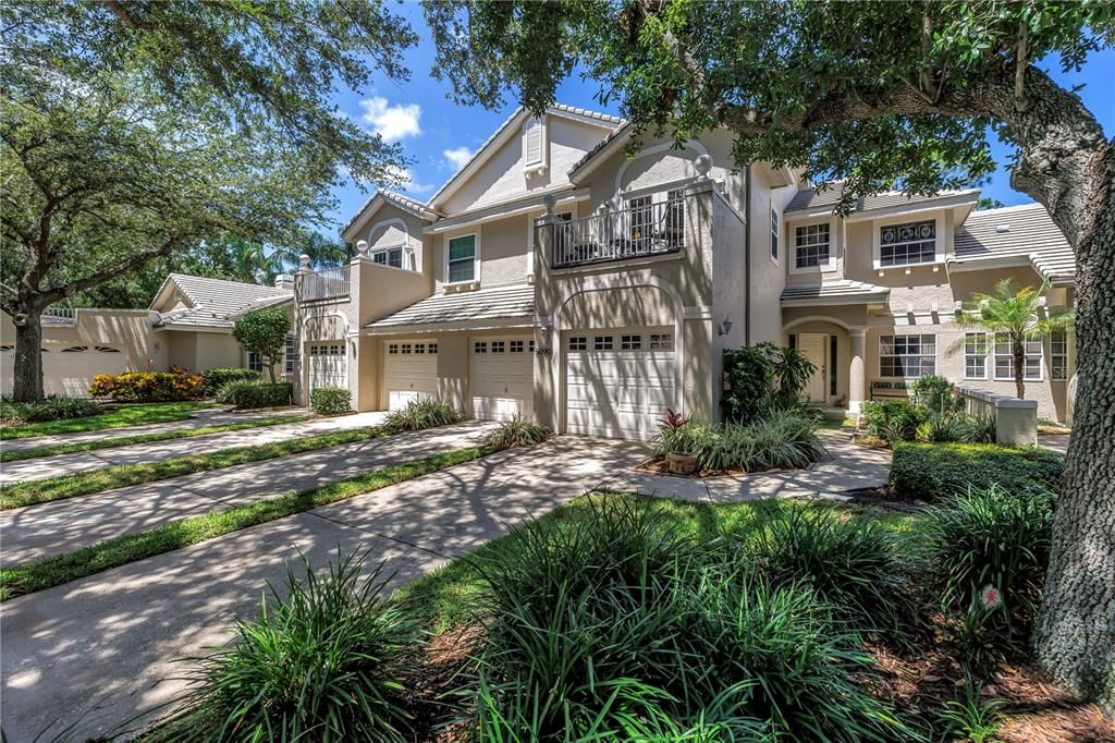 For Sale: $689,000 (3 beds, 2 baths, 1940 Square Feet)