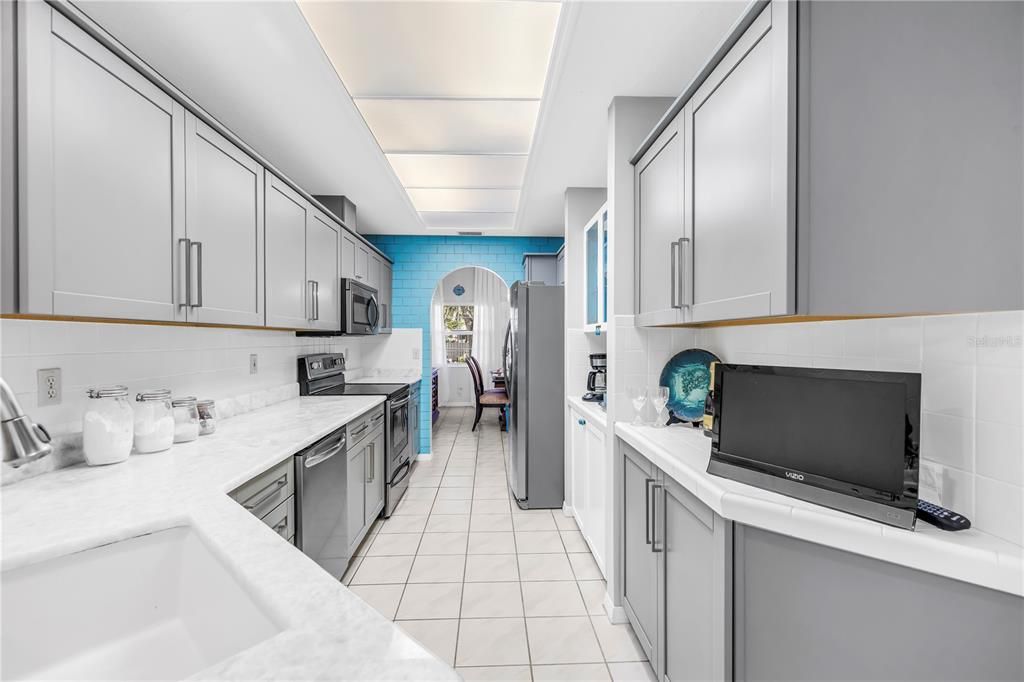 For Sale: $689,000 (3 beds, 2 baths, 1940 Square Feet)