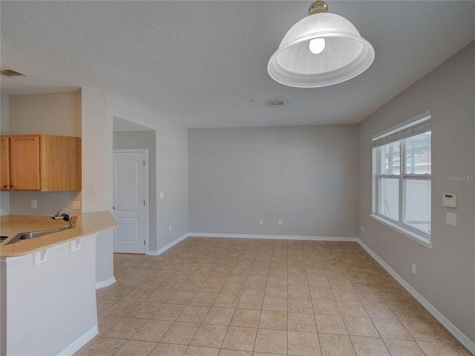 Active With Contract: $359,000 (3 beds, 2 baths, 1480 Square Feet)