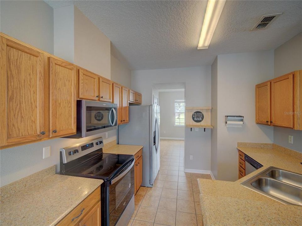 Active With Contract: $359,000 (3 beds, 2 baths, 1480 Square Feet)