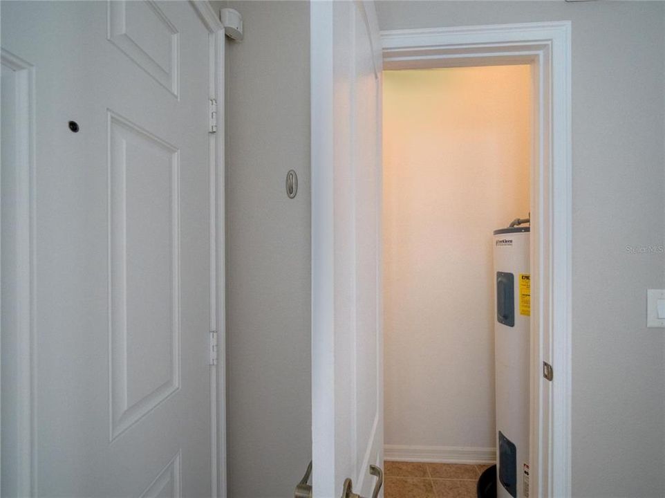 Active With Contract: $359,000 (3 beds, 2 baths, 1480 Square Feet)