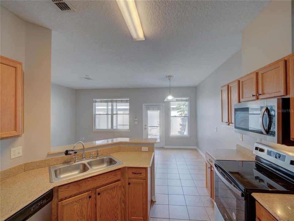 Active With Contract: $359,000 (3 beds, 2 baths, 1480 Square Feet)