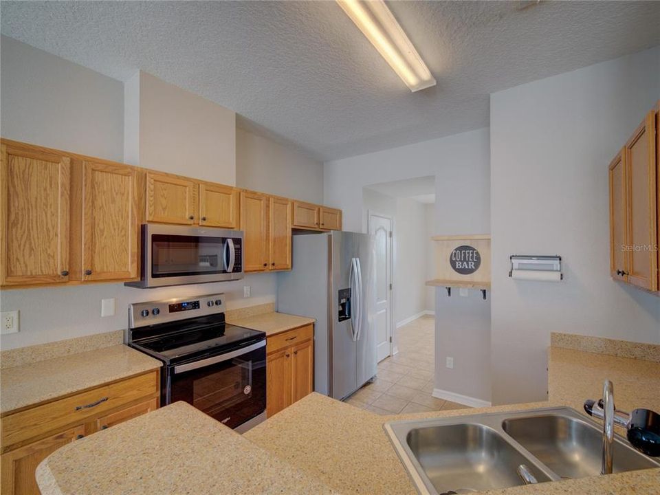 Active With Contract: $359,000 (3 beds, 2 baths, 1480 Square Feet)