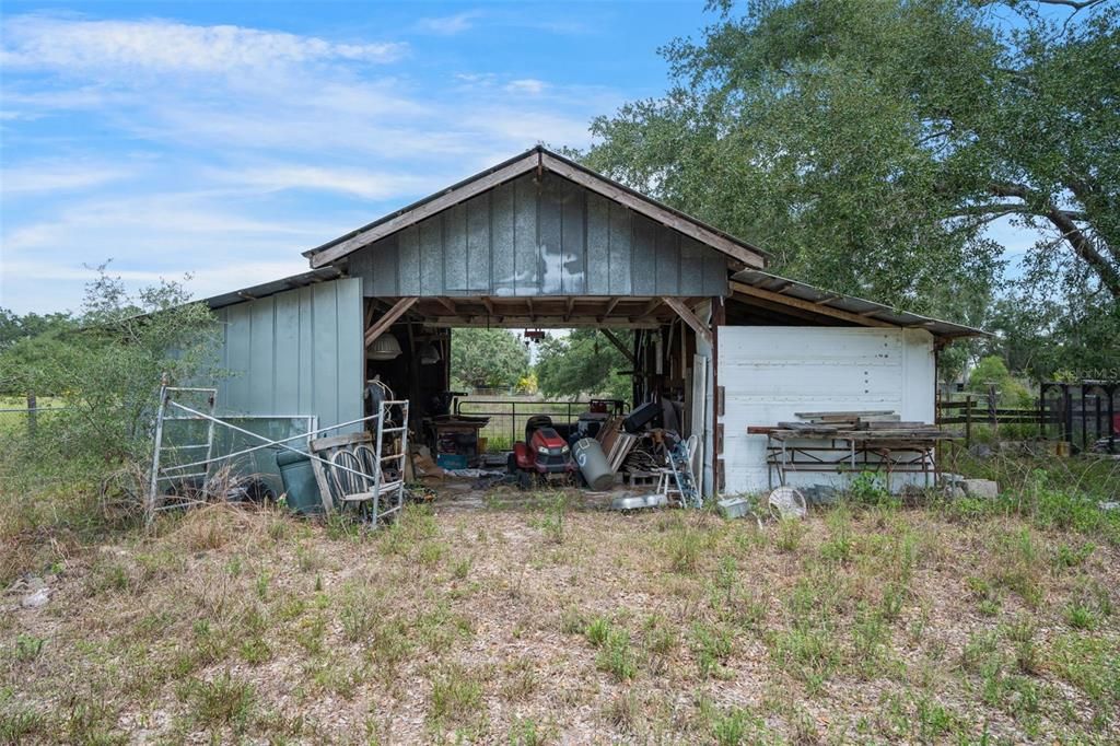 Active With Contract: $600,000 (6 beds, 4 baths, 3304 Square Feet)