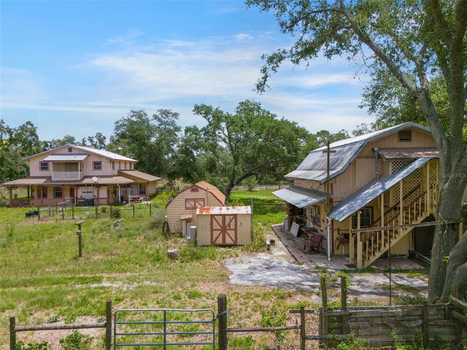 Active With Contract: $600,000 (6 beds, 4 baths, 3304 Square Feet)