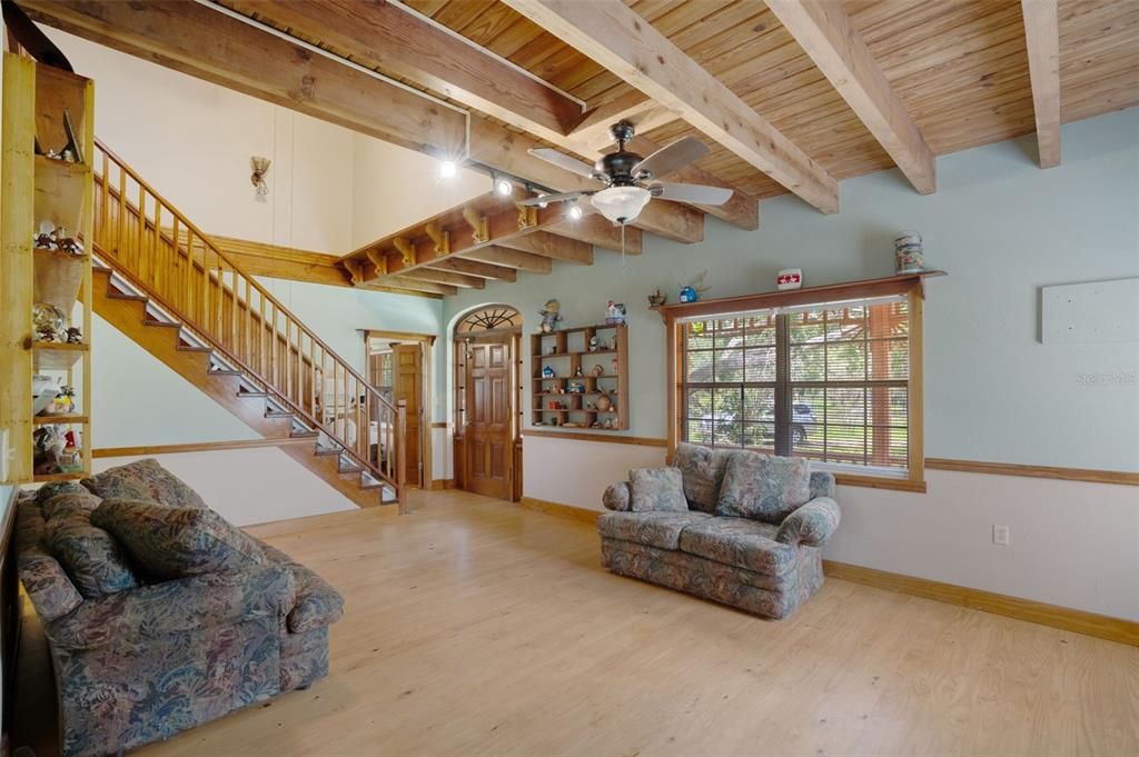 Active With Contract: $600,000 (6 beds, 4 baths, 3304 Square Feet)