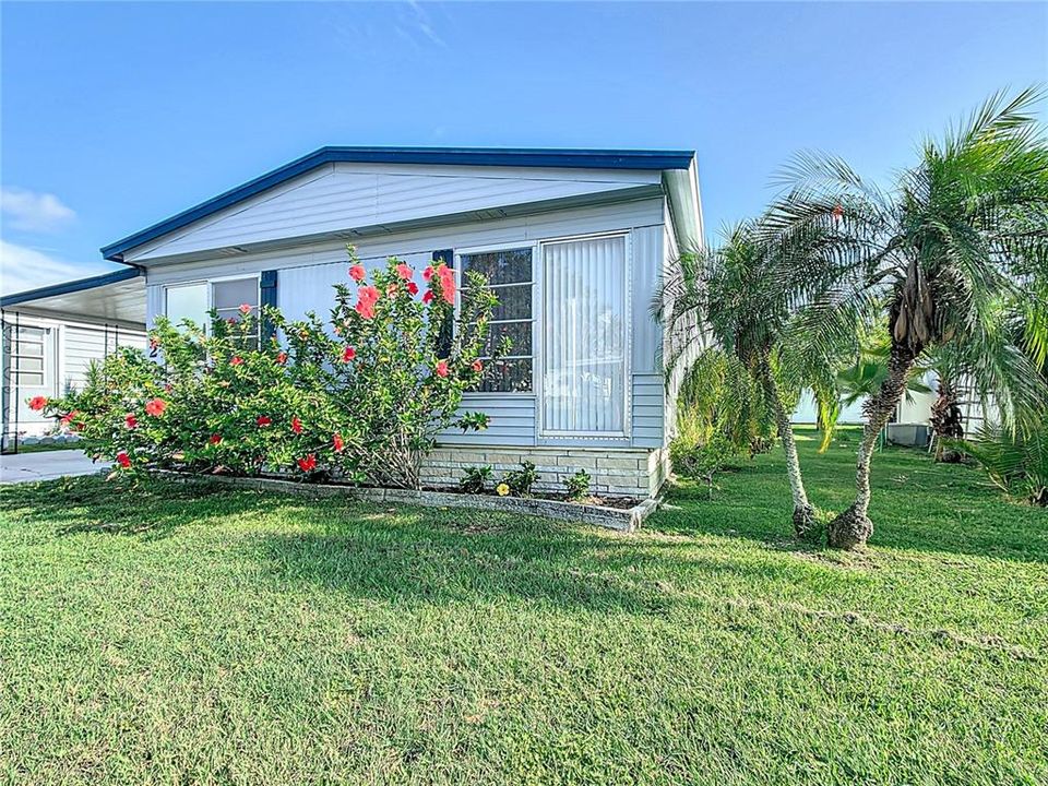 Active With Contract: $139,000 (2 beds, 2 baths, 1296 Square Feet)