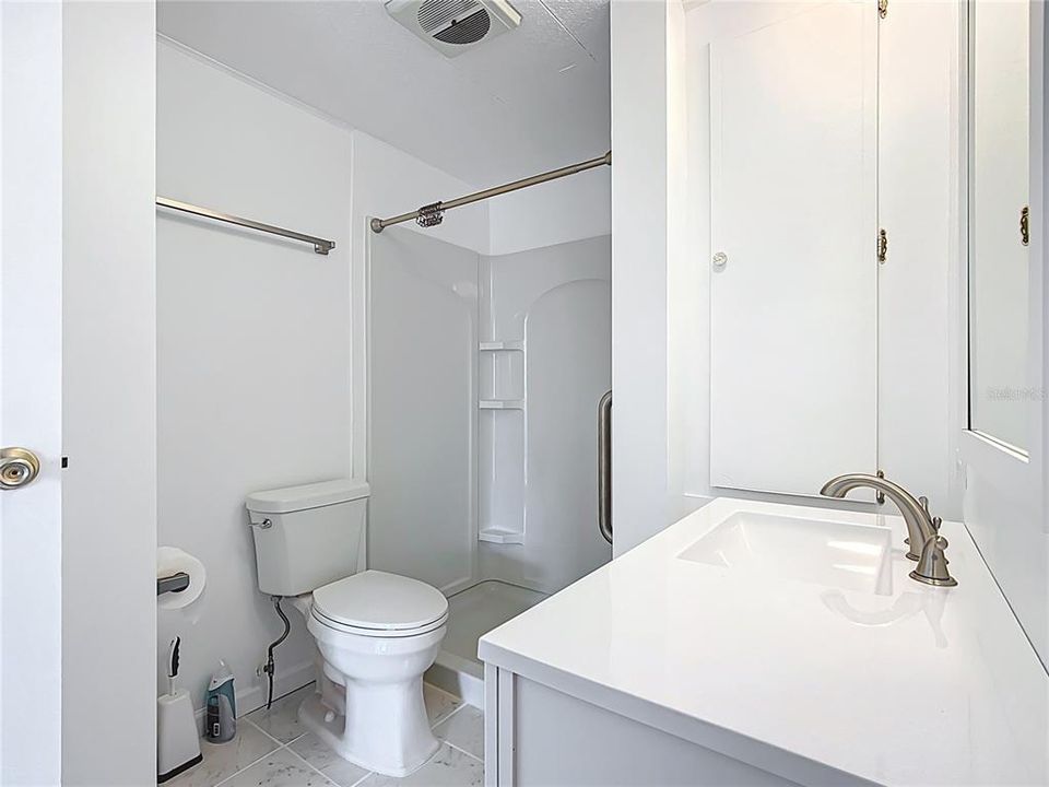 Active With Contract: $139,000 (2 beds, 2 baths, 1296 Square Feet)