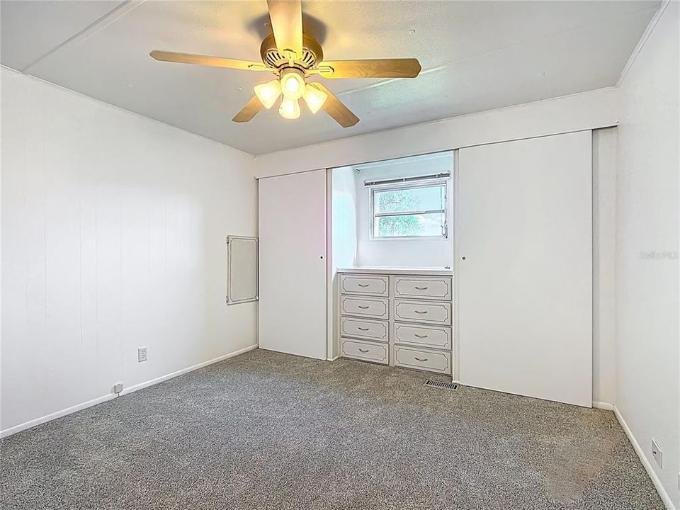 Active With Contract: $139,000 (2 beds, 2 baths, 1296 Square Feet)