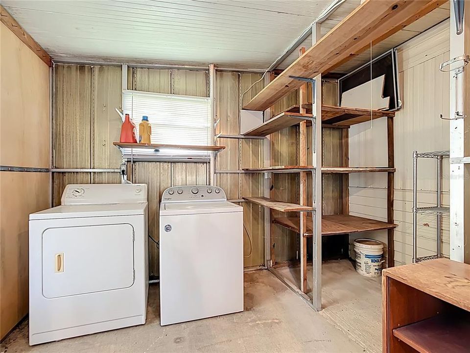 Active With Contract: $139,000 (2 beds, 2 baths, 1296 Square Feet)