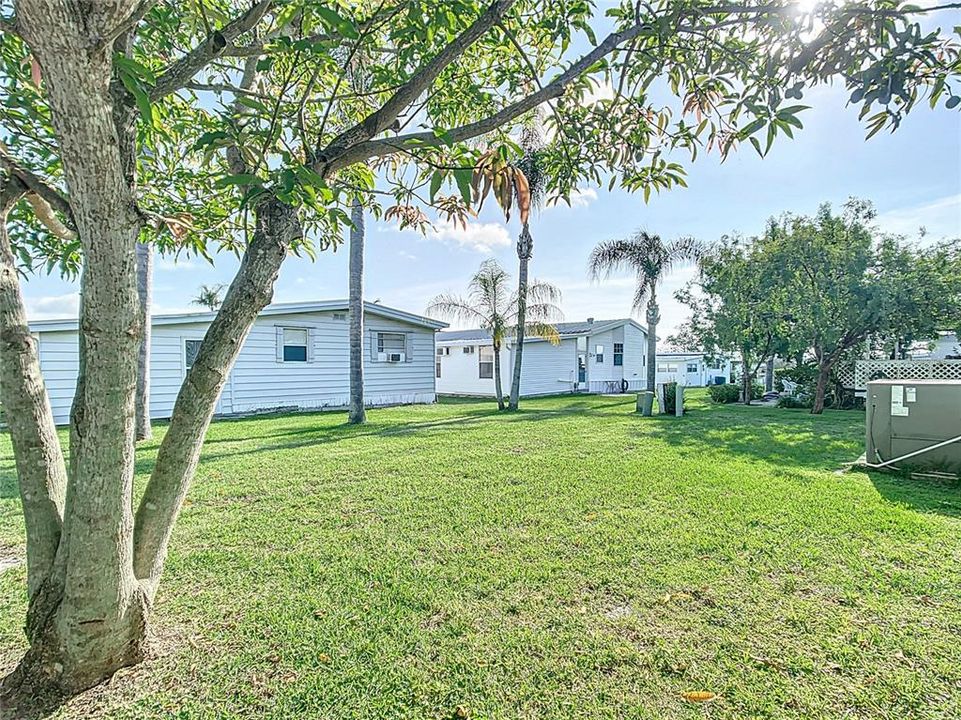 Active With Contract: $139,000 (2 beds, 2 baths, 1296 Square Feet)