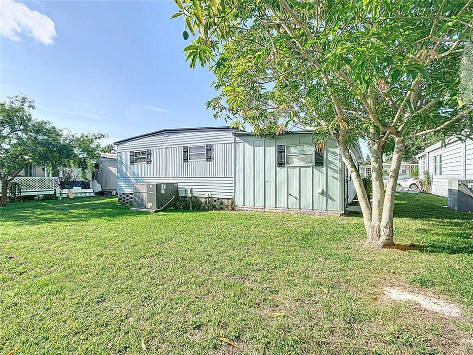 Active With Contract: $139,000 (2 beds, 2 baths, 1296 Square Feet)