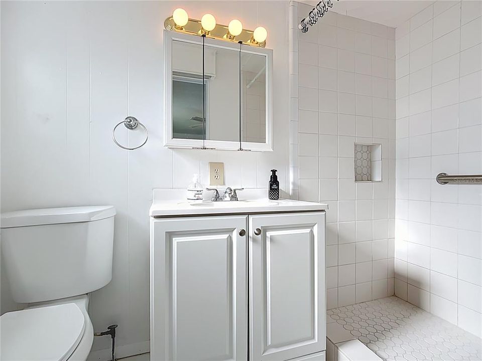 Active With Contract: $139,000 (2 beds, 2 baths, 1296 Square Feet)