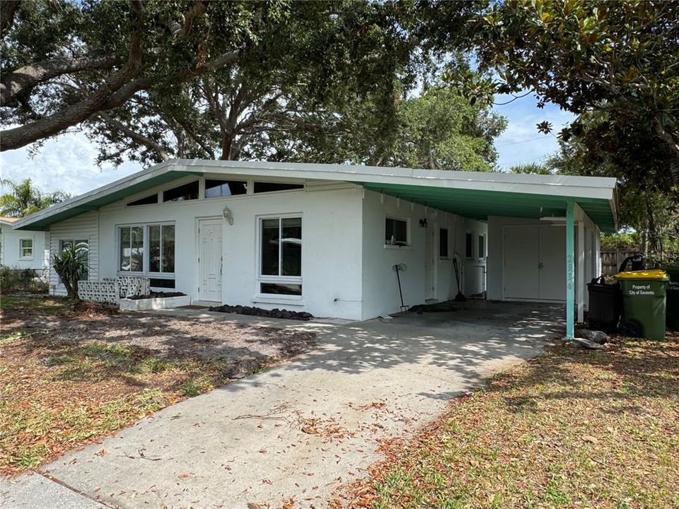 最近售出: $440,000 (4 贝兹, 2 浴室, 1563 平方英尺)