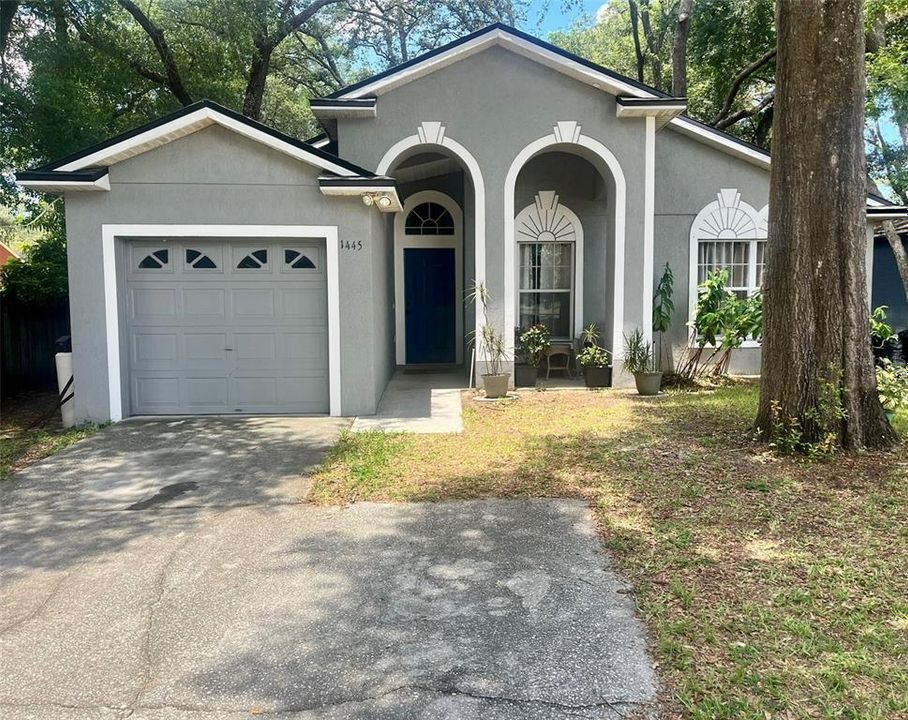 Recently Sold: $270,000 (3 beds, 2 baths, 1206 Square Feet)