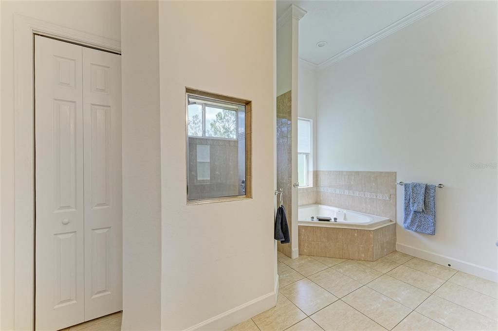 For Sale: $1,899,900 (5 beds, 4 baths, 3890 Square Feet)