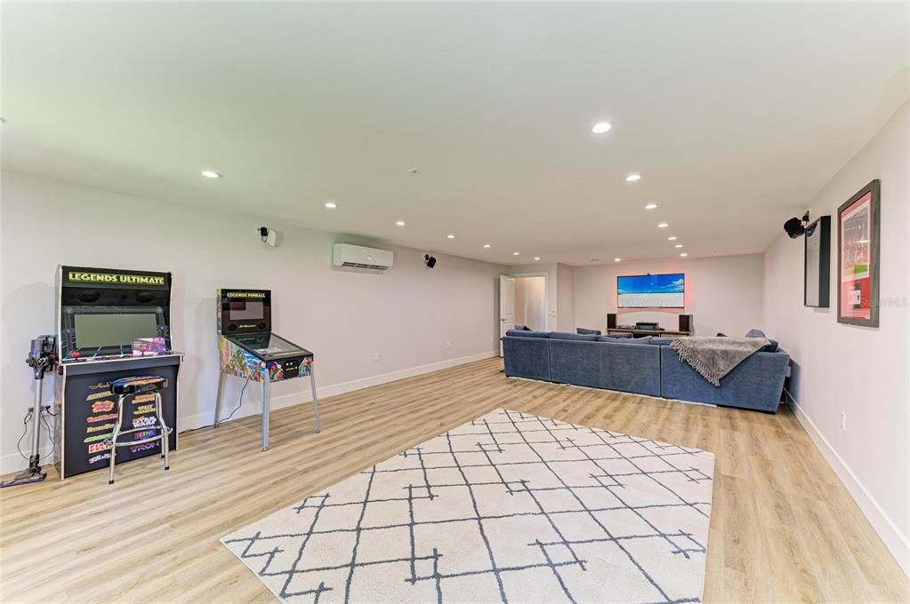 For Sale: $1,899,900 (5 beds, 4 baths, 3890 Square Feet)