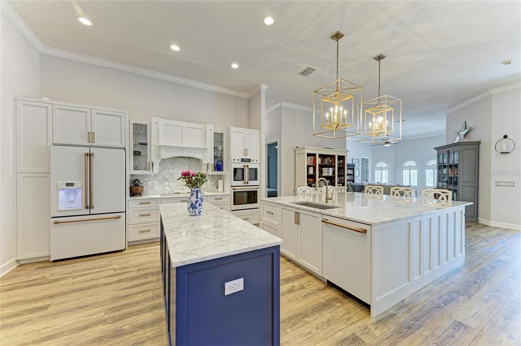 For Sale: $1,899,900 (5 beds, 4 baths, 3890 Square Feet)