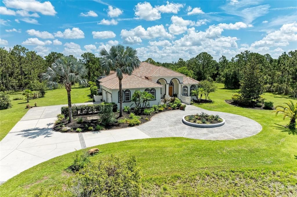 For Sale: $1,899,900 (5 beds, 4 baths, 3890 Square Feet)