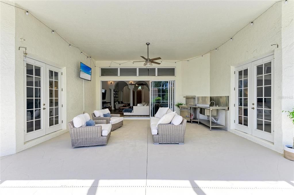 For Sale: $1,899,900 (5 beds, 4 baths, 3890 Square Feet)