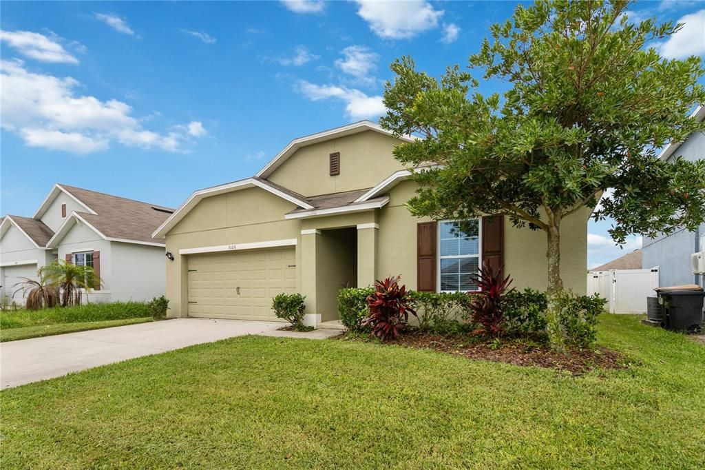 Active With Contract: $1,895 (4 beds, 2 baths, 1751 Square Feet)
