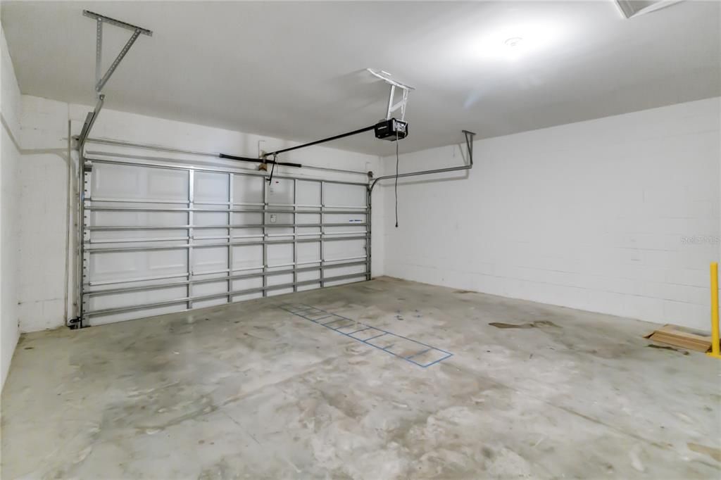 Active With Contract: $1,895 (4 beds, 2 baths, 1751 Square Feet)