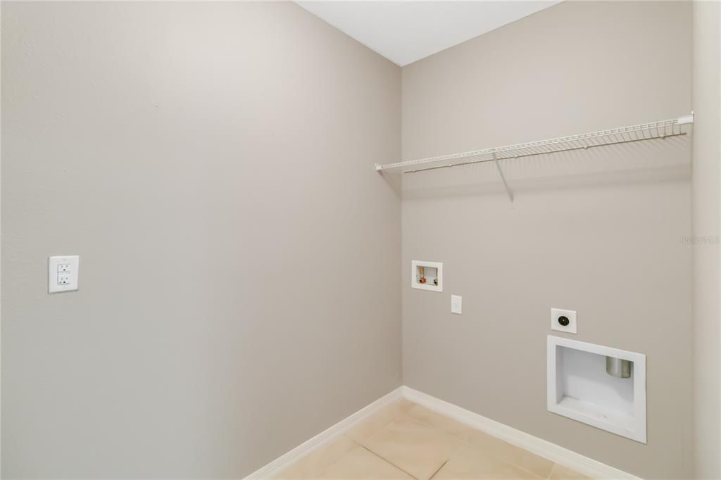 Active With Contract: $1,895 (4 beds, 2 baths, 1751 Square Feet)