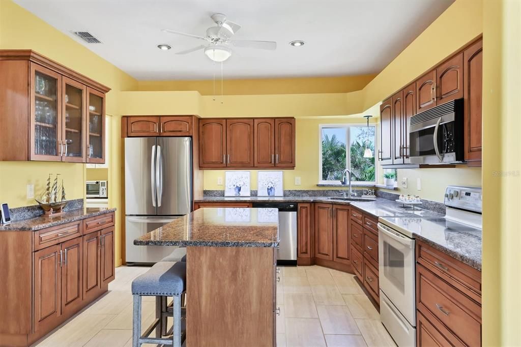 На продажу: $625,000 (3 спален, 3 ванн, 2174 Квадратных фут)