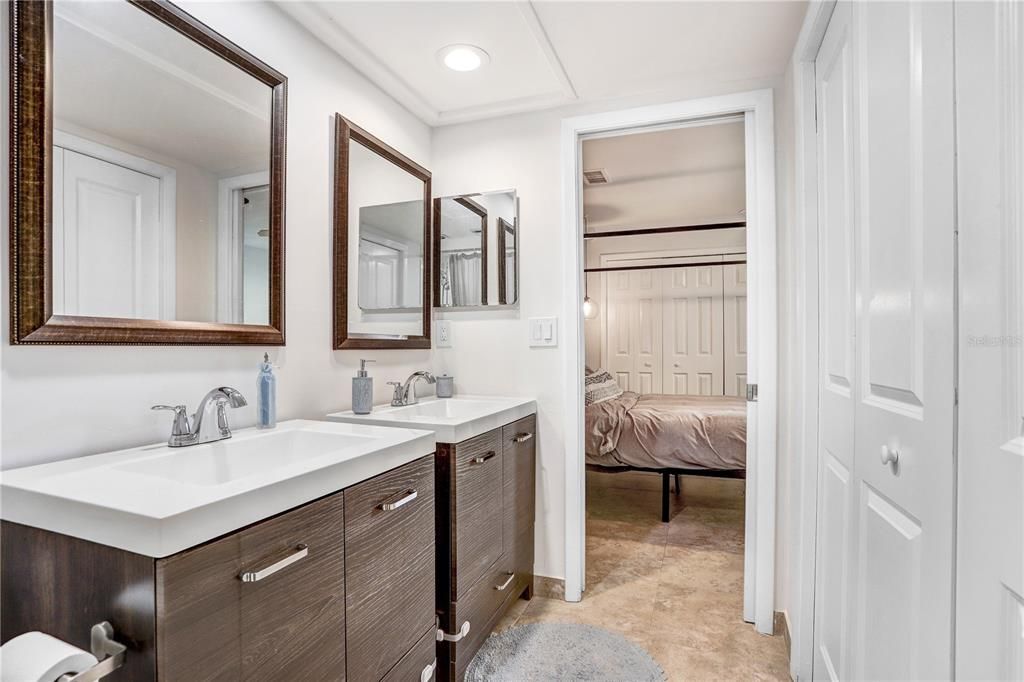 Activo con contrato: $159,000 (2 camas, 2 baños, 1324 Pies cuadrados)