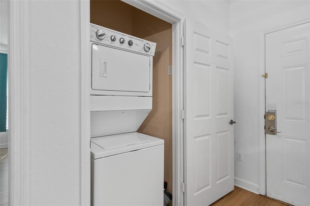 待售: $185,000 (2 贝兹, 2 浴室, 1134 平方英尺)