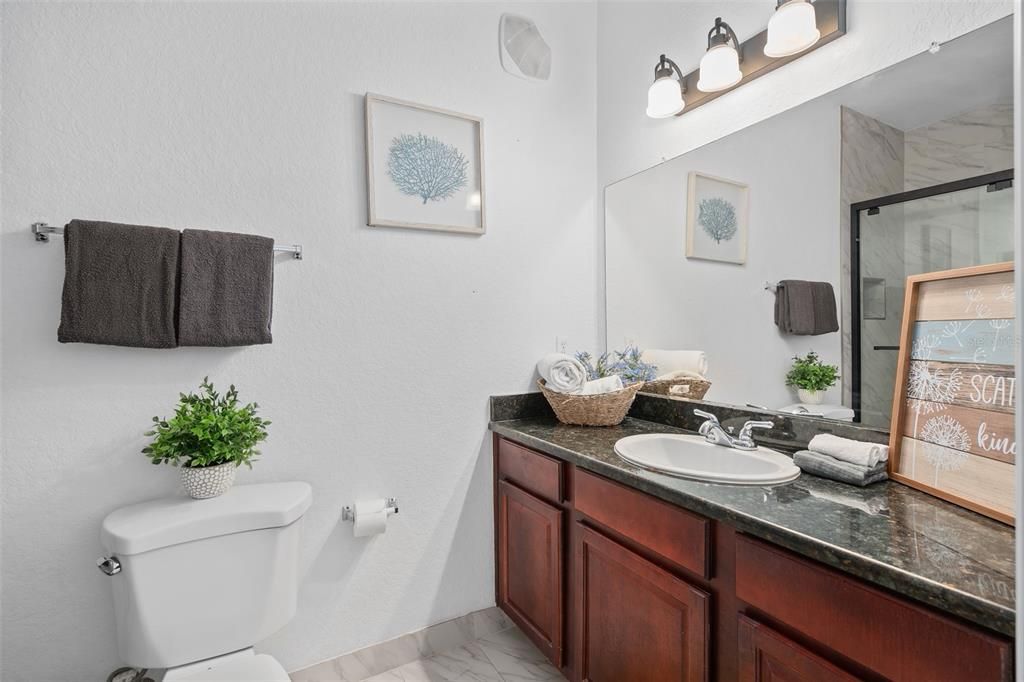 待售: $185,000 (2 贝兹, 2 浴室, 1134 平方英尺)