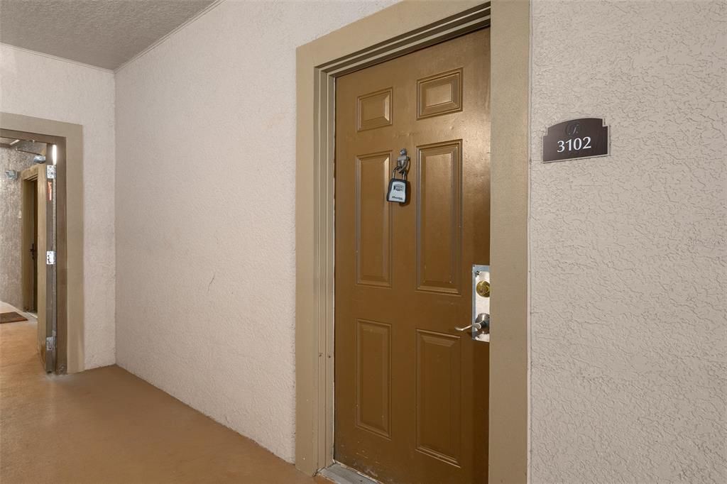 待售: $185,000 (2 贝兹, 2 浴室, 1134 平方英尺)