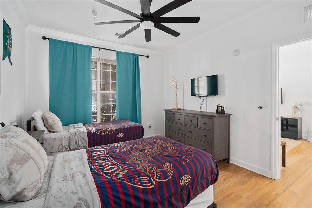 待售: $185,000 (2 贝兹, 2 浴室, 1134 平方英尺)