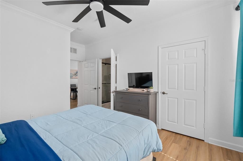 待售: $185,000 (2 贝兹, 2 浴室, 1134 平方英尺)