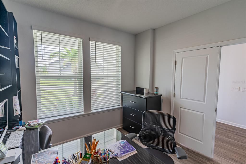 For Sale: $750,000 (5 beds, 4 baths, 3332 Square Feet)