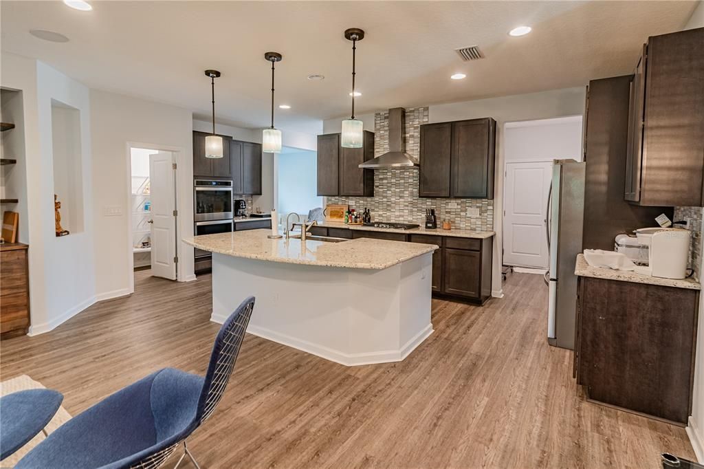 For Sale: $750,000 (5 beds, 4 baths, 3332 Square Feet)