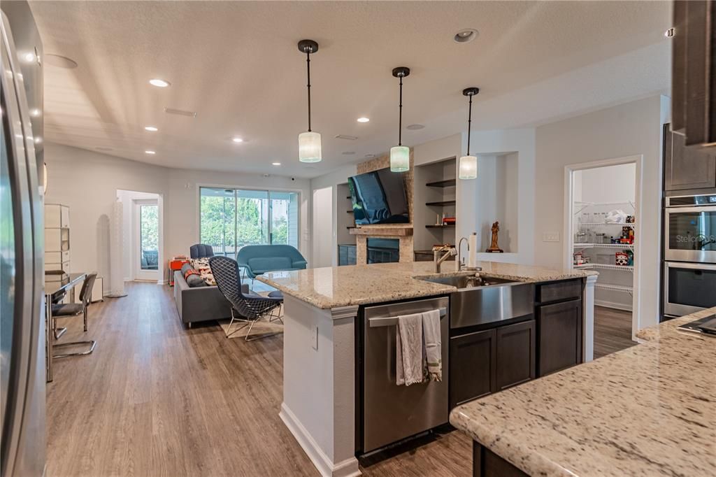 For Sale: $750,000 (5 beds, 4 baths, 3332 Square Feet)