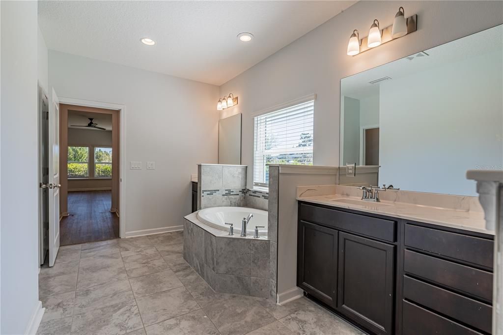 For Sale: $750,000 (5 beds, 4 baths, 3332 Square Feet)