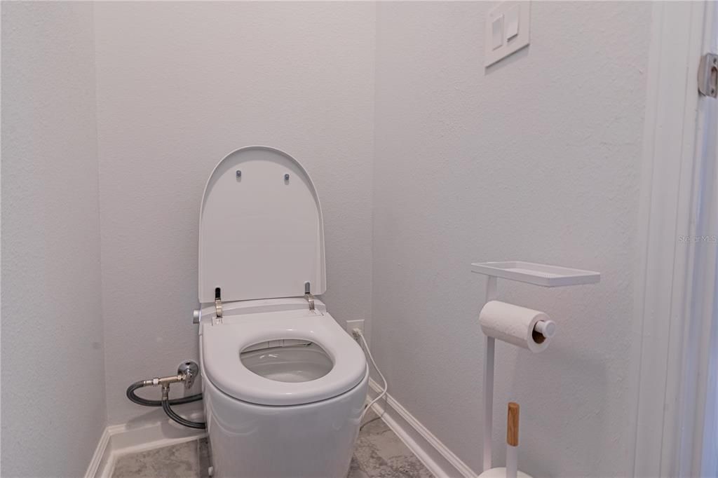 For Sale: $750,000 (5 beds, 4 baths, 3332 Square Feet)