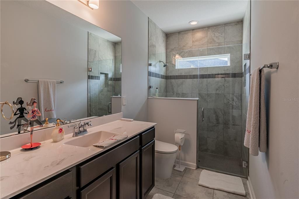 For Sale: $750,000 (5 beds, 4 baths, 3332 Square Feet)