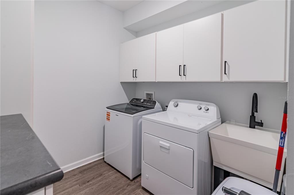 For Sale: $750,000 (5 beds, 4 baths, 3332 Square Feet)