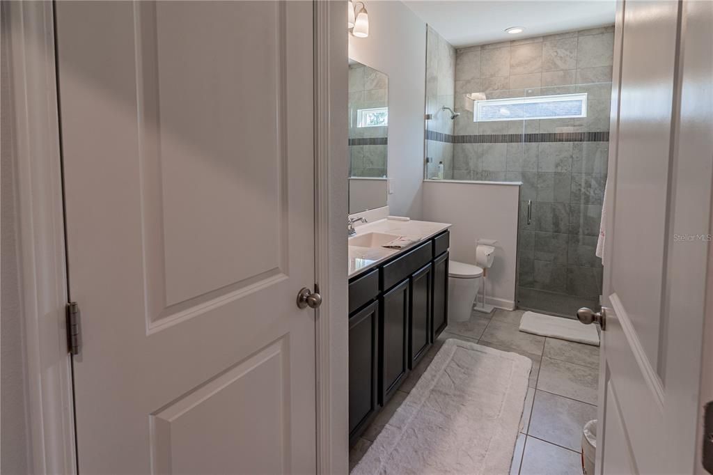 For Sale: $750,000 (5 beds, 4 baths, 3332 Square Feet)