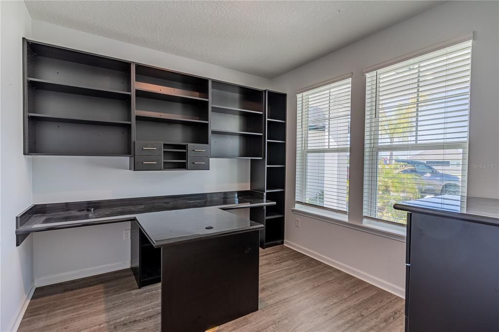 For Sale: $750,000 (5 beds, 4 baths, 3332 Square Feet)