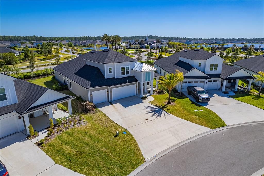 For Sale: $750,000 (5 beds, 4 baths, 3332 Square Feet)