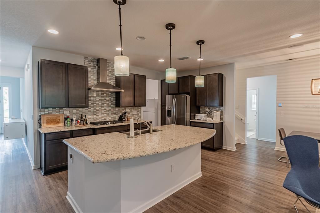 For Sale: $750,000 (5 beds, 4 baths, 3332 Square Feet)