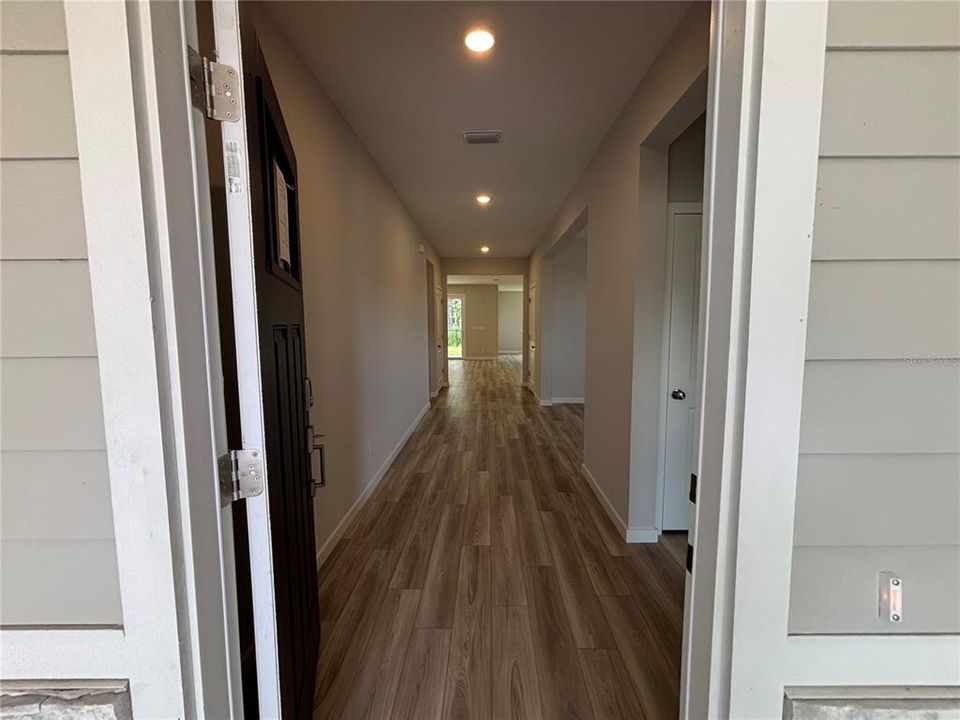 Activo con contrato: $484,990 (3 camas, 3 baños, 2470 Pies cuadrados)